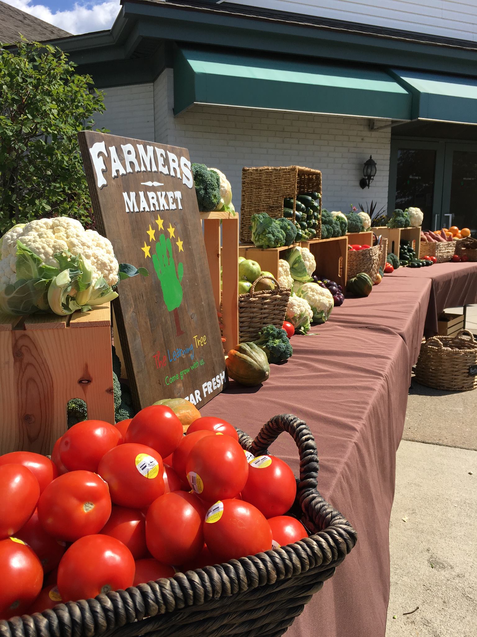 Read more about the article Farmers Markets Are Beneficial To Your Children!