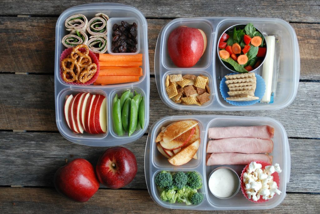 Read more about the article A Dietitian Mom’s Top 5 Lunchbox Hacks by Sarah Remmer